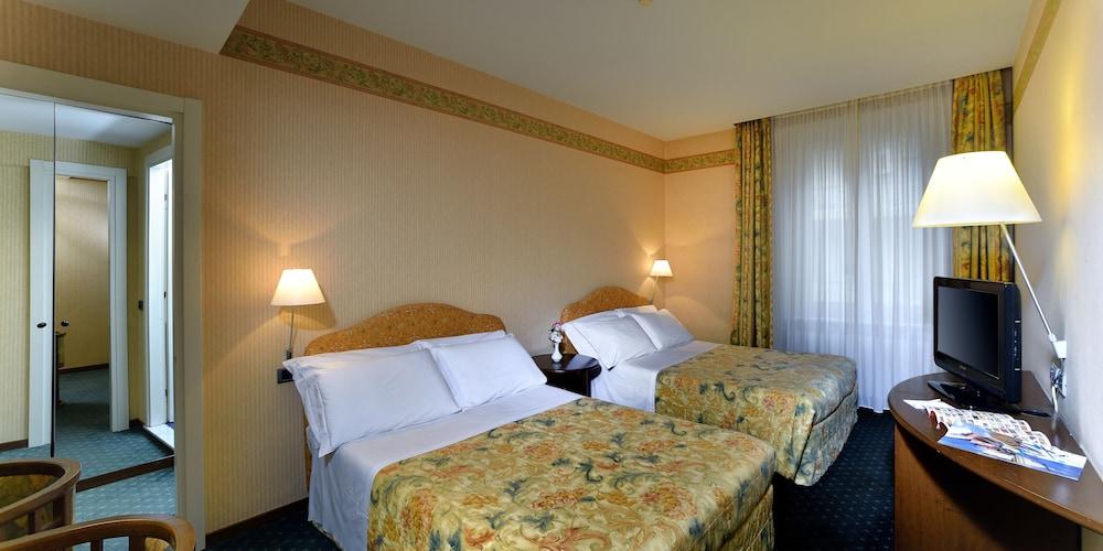 Hotel Western Crimea Turin