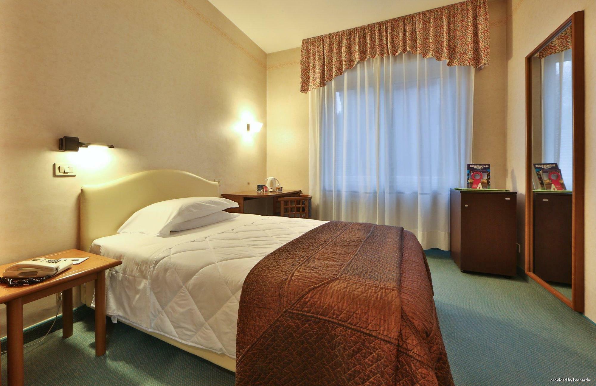 Hotel Western Crimea 3*